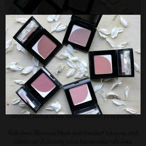 Sensai blush and highlighter set of 5